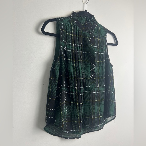 NEW Ann Taylor Petite Sz XS Green Plaid Ruffle Pintuck Sleeveless Blouse Top - Picture 2 of 10